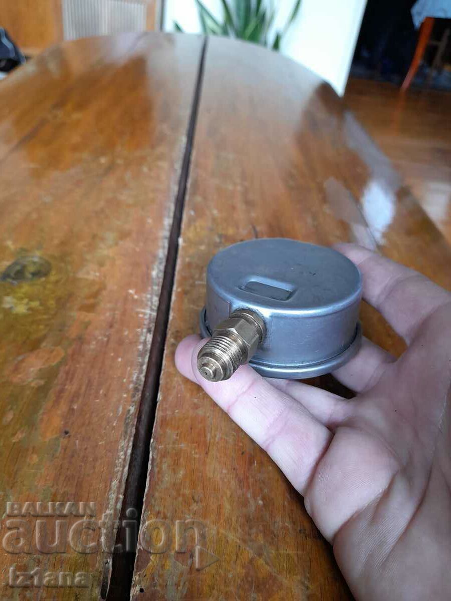 Delivery of Old pressure gauge, barometer Delivery of Old pressure gauge, barometer