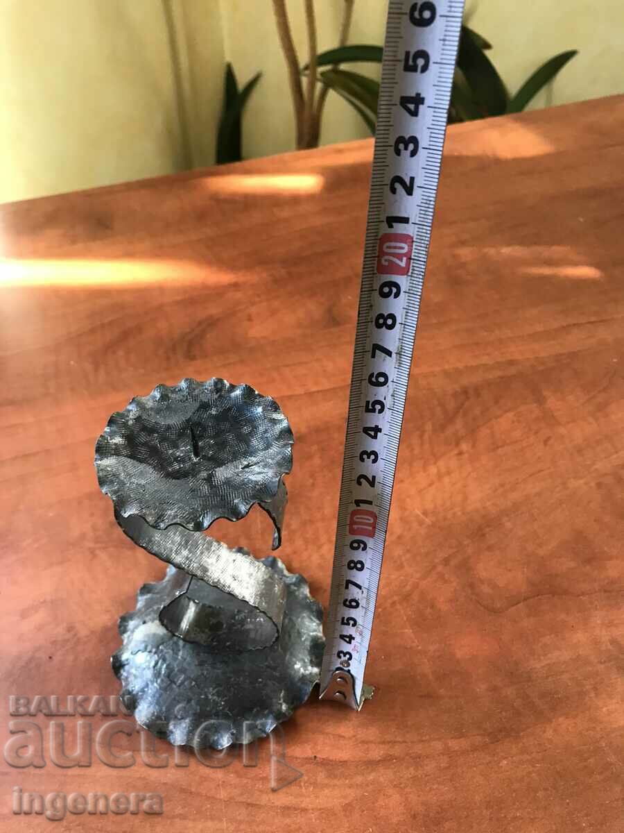 Delivery of CANDLESTICK WROUGHT IRON METAL OLD Delivery of CANDLESTICK WROUGHT IRON METAL OLD