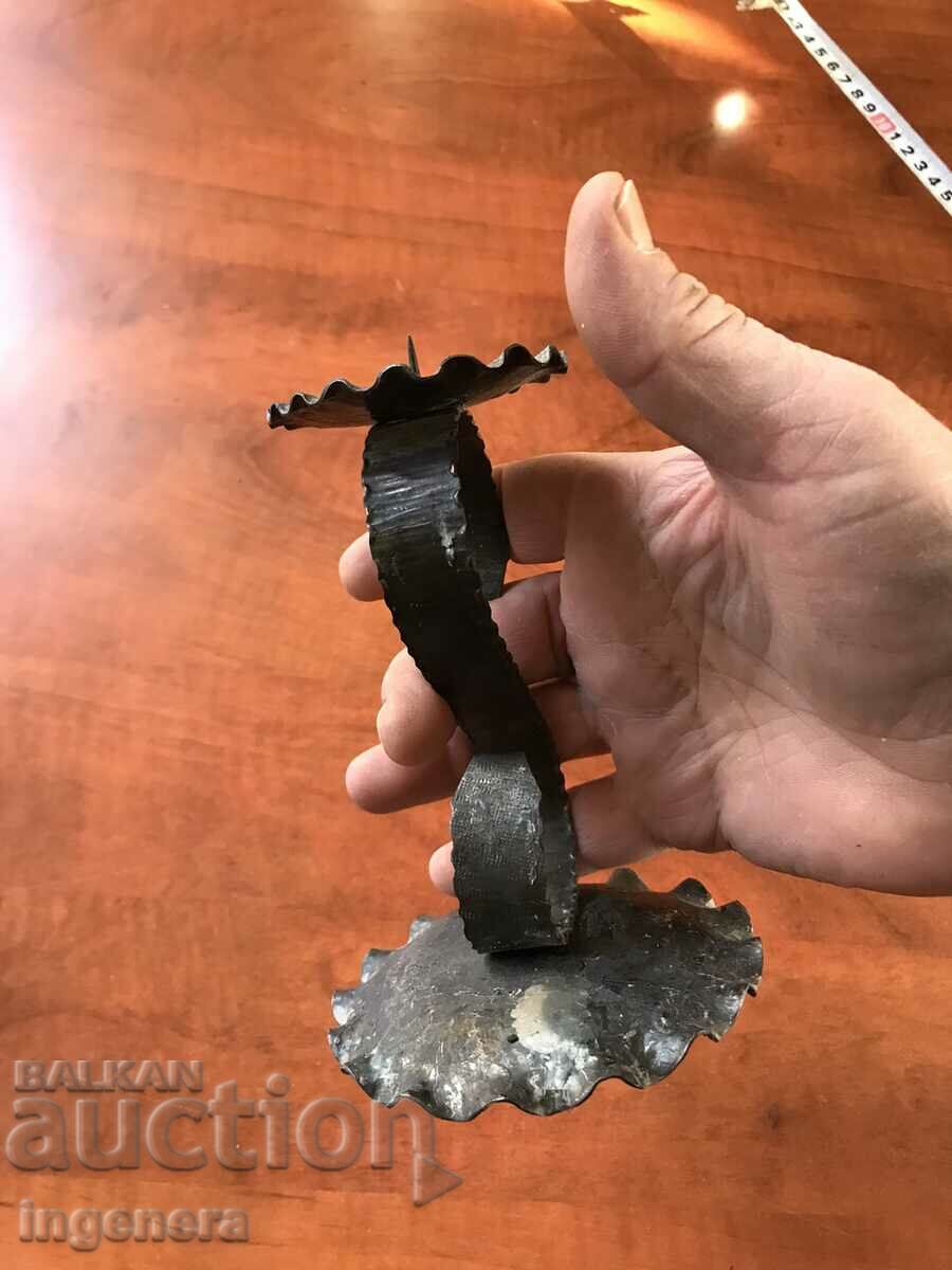 CANDLESTICK WROUGHT IRON METAL OLD - 5 CANDLESTICK WROUGHT IRON METAL OLD - 5