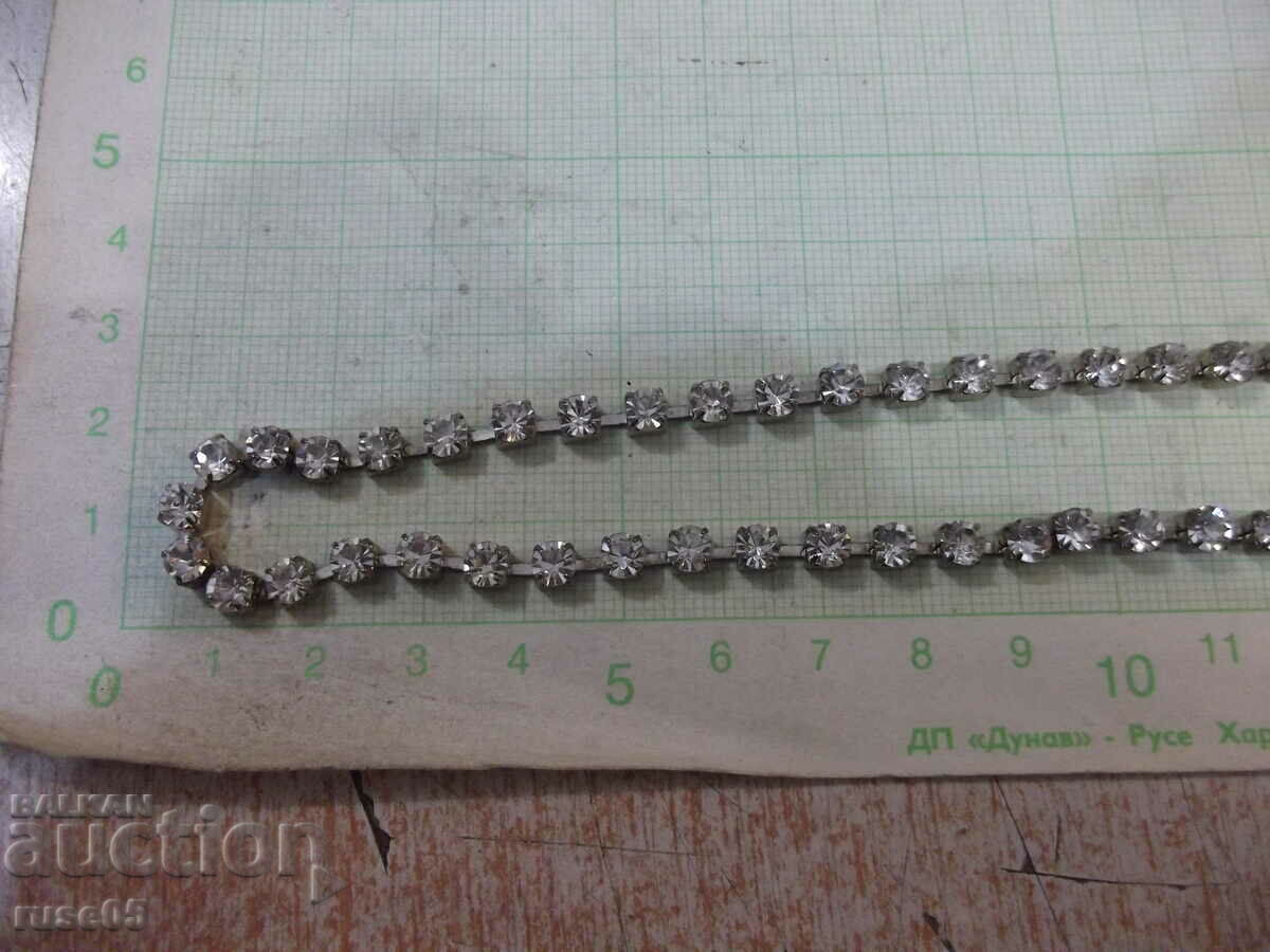 Auction Chain with stones, imitation jewelry - 16 g. Auction Chain with stones, imitation jewelry - 16 g.