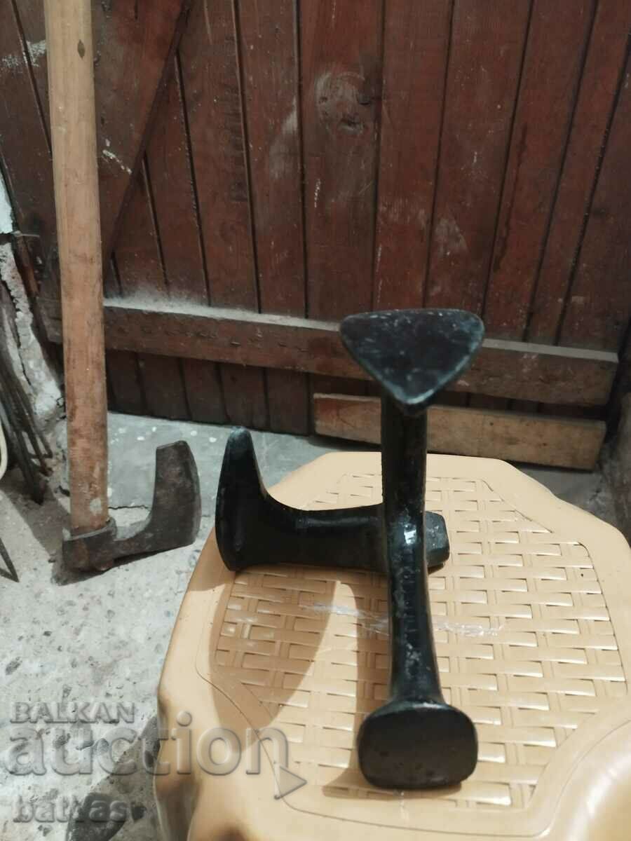 A cobbler's anvil