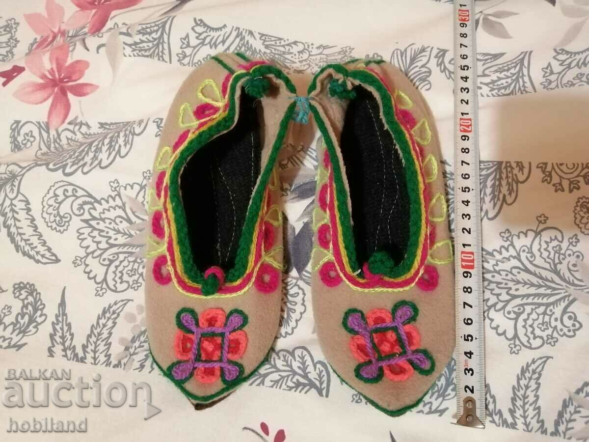 Chest of drawers with chaise-unused Chest of drawers with chaise-unused