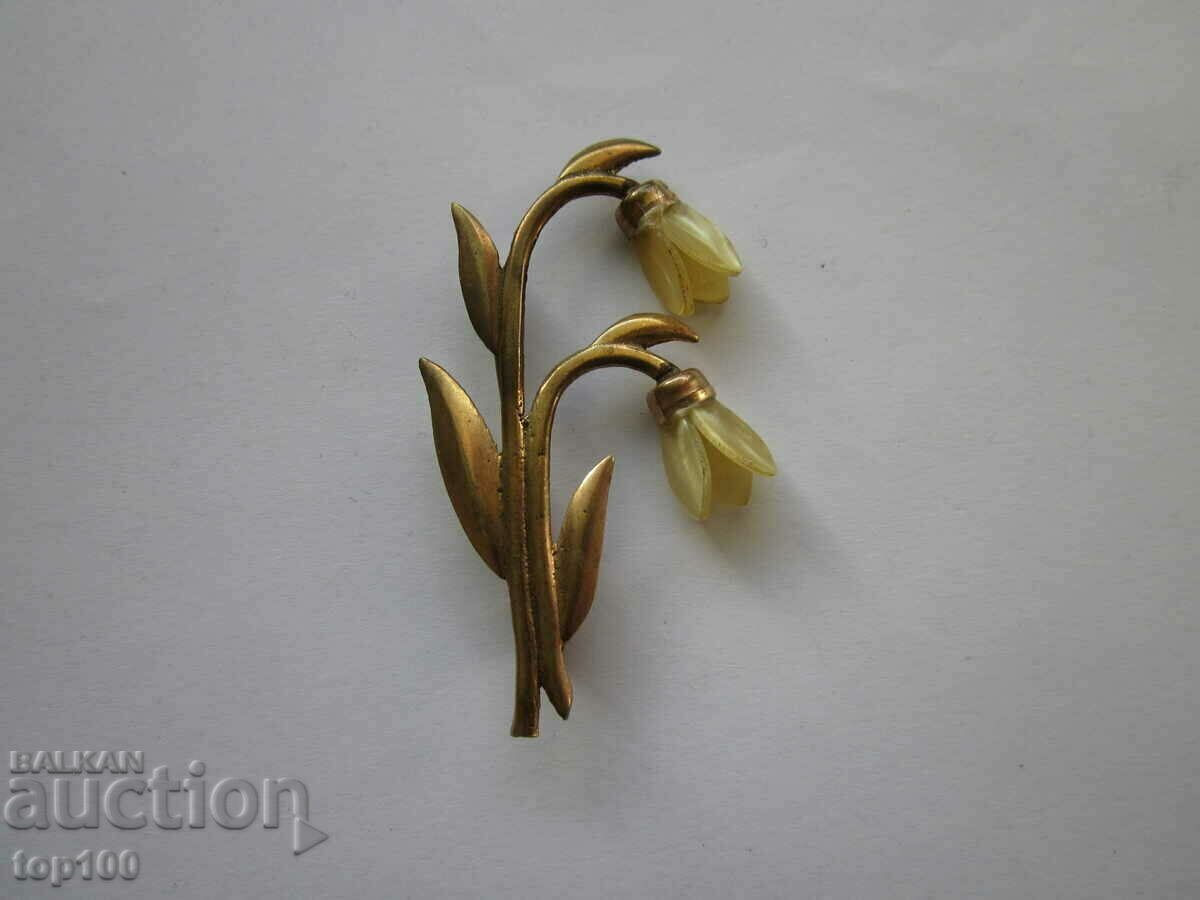 OLD BROOCH IN THE SHAPE OF SNOWFLAKES BZC !!! with price 5.00 BGN | € 2.56 OLD BROOCH IN THE SHAPE OF SNOWFLAKES BZC !!! with price 5.00 BGN | € 2.56