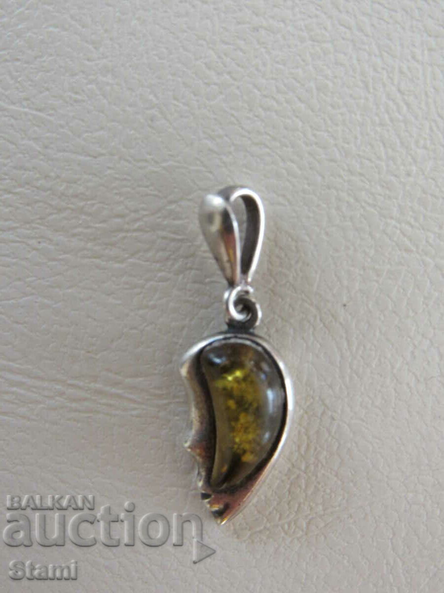 Κολιέ - μενταγιόν πρώτης τάξεως κεχριμπάρι Βαλτικής με τιμή 32.00 BGN | € 16.36 Κολιέ - μενταγιόν πρώτης τάξεως κεχριμπάρι Βαλτικής με τιμή 32.00 BGN | € 16.36