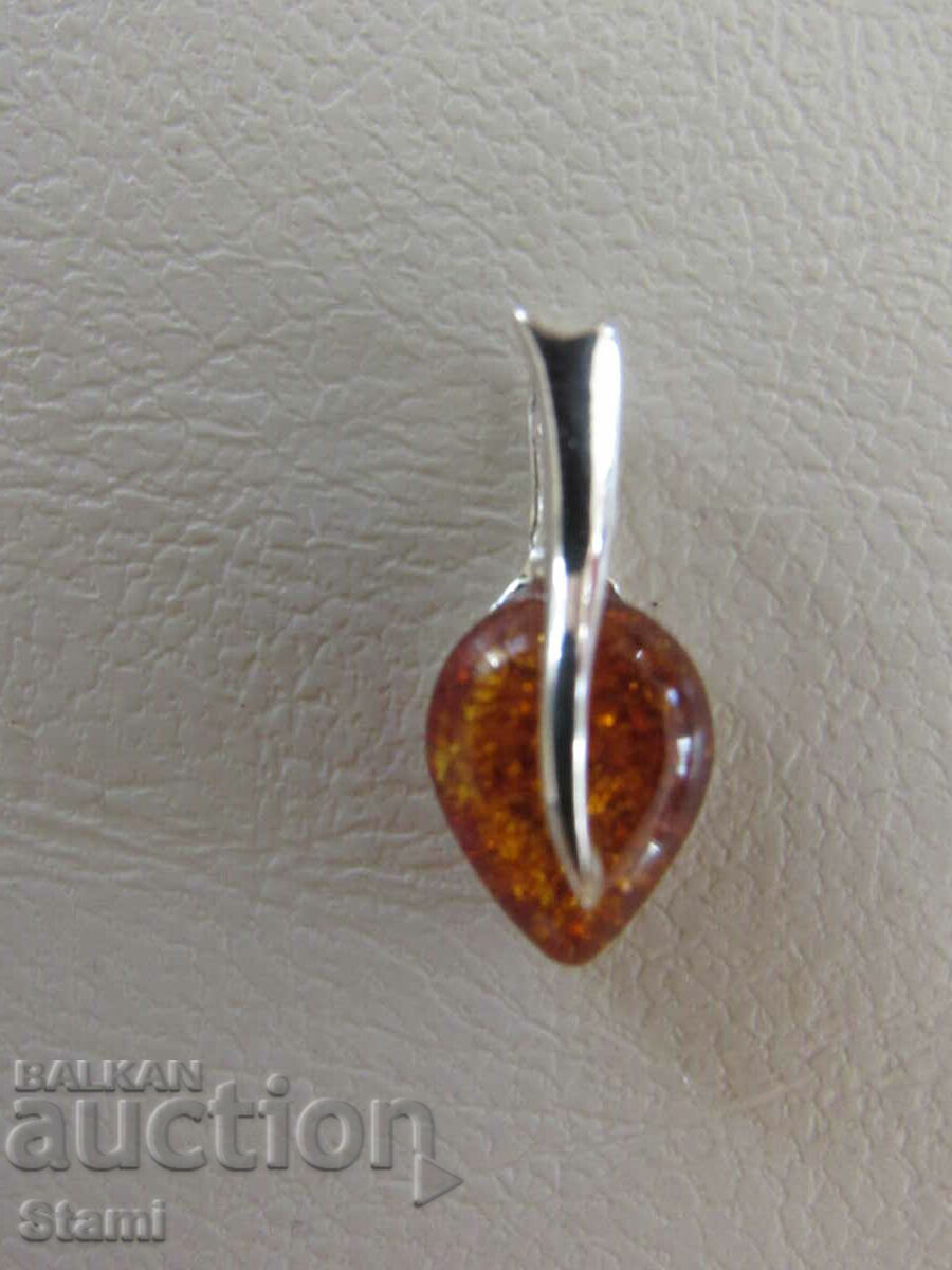 Auction Necklace - pendant first-class Baltic amber Auction Necklace - pendant first-class Baltic amber