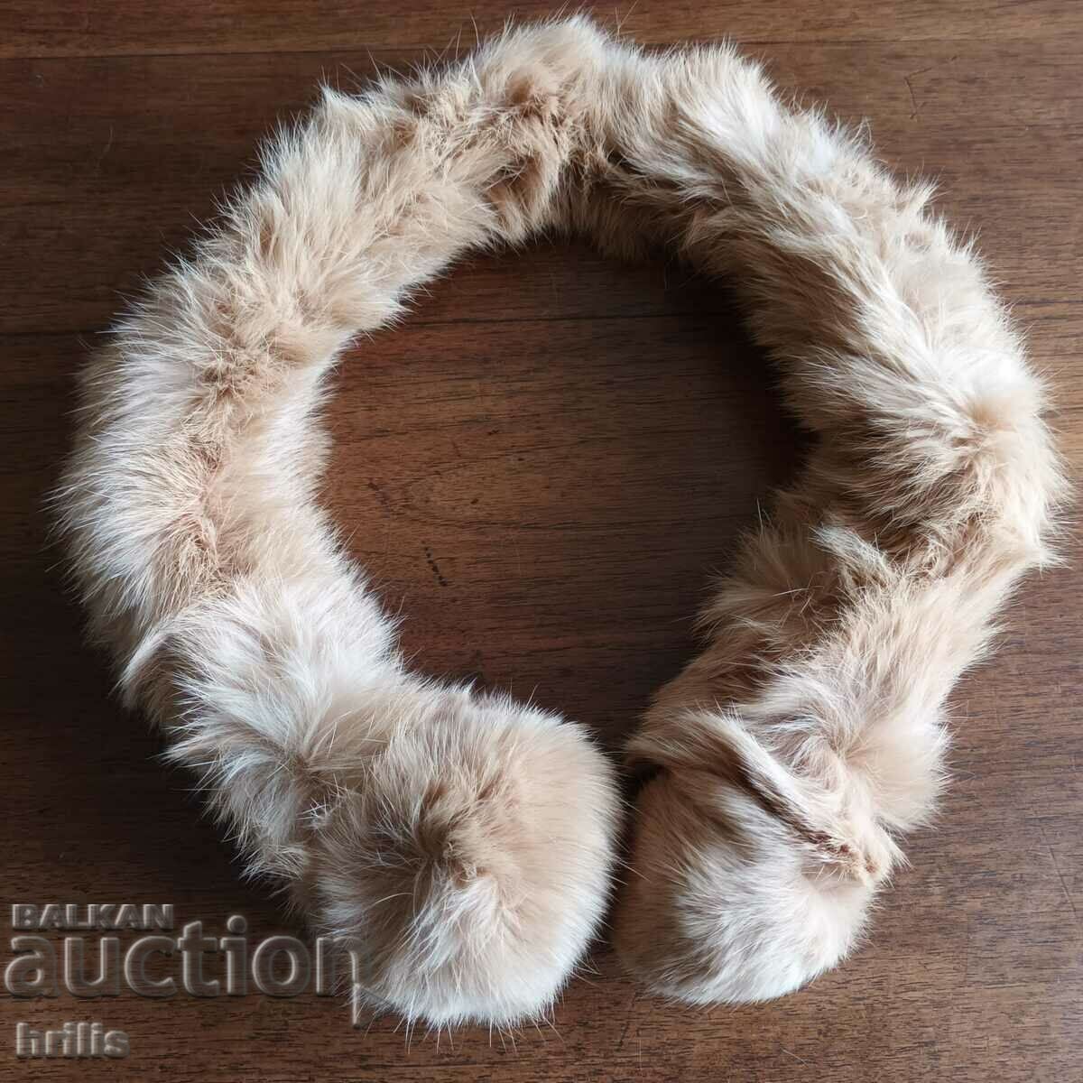 Delivery of NATURAL HAIR COLLAR RICH AND BEAUTIFUL Delivery of NATURAL HAIR COLLAR RICH AND BEAUTIFUL