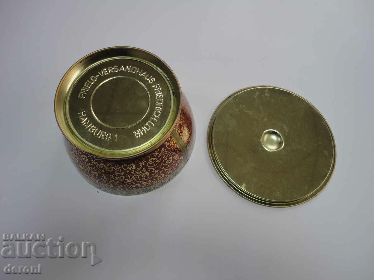 Δημοπρασία Ένα υπέροχο τσίγκινο κουτί Δημοπρασία Ένα υπέροχο τσίγκινο κουτί