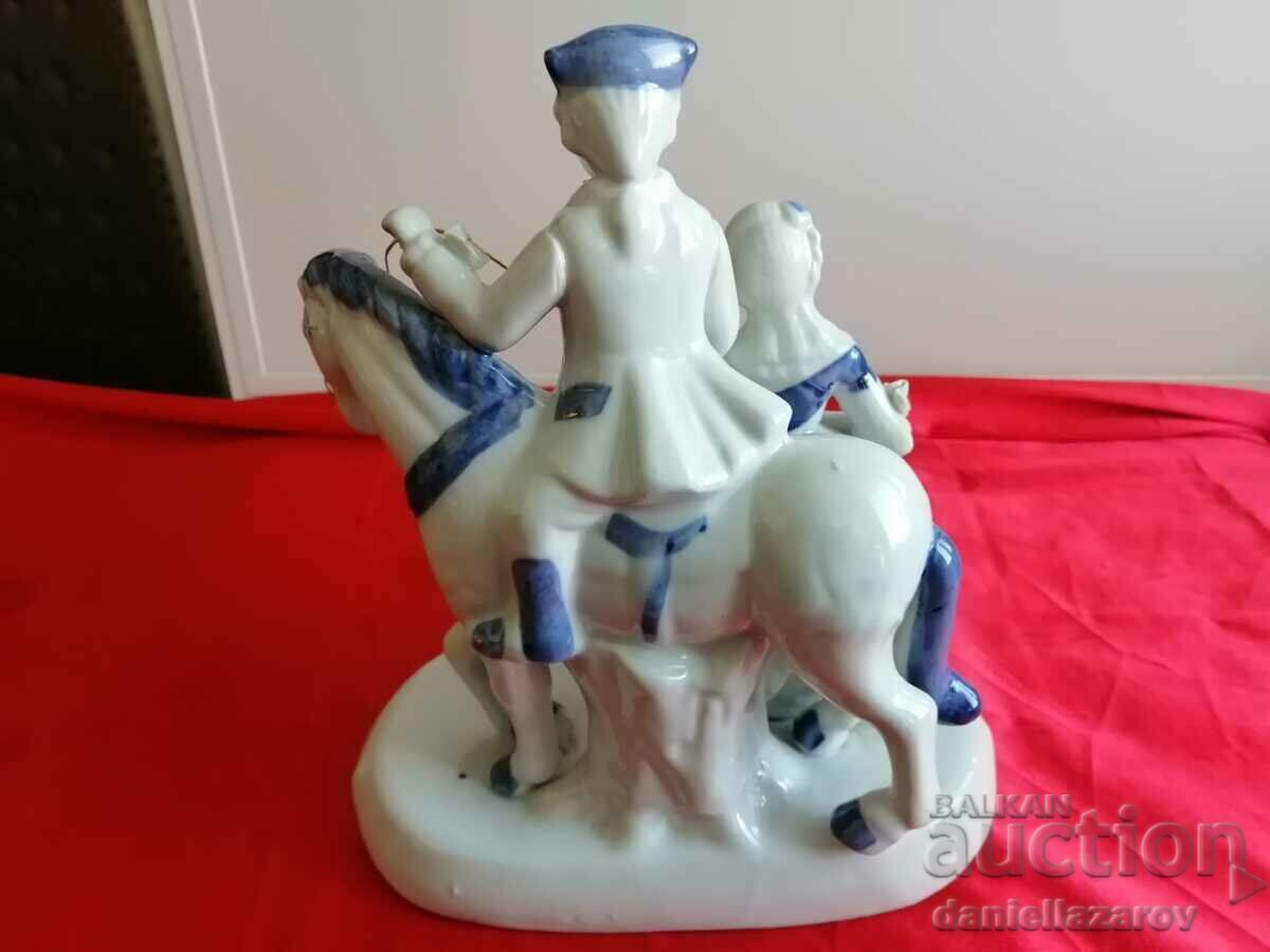 Delivery of Old French Porcelain Statuette, Couple with Horse Delivery of Old French Porcelain Statuette, Couple with Horse