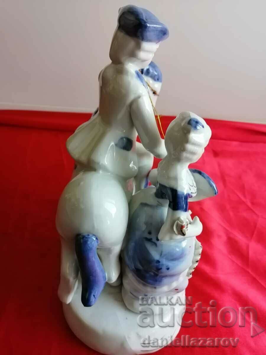 Old French Porcelain Statuette, Couple with Horse - 5 Old French Porcelain Statuette, Couple with Horse - 5