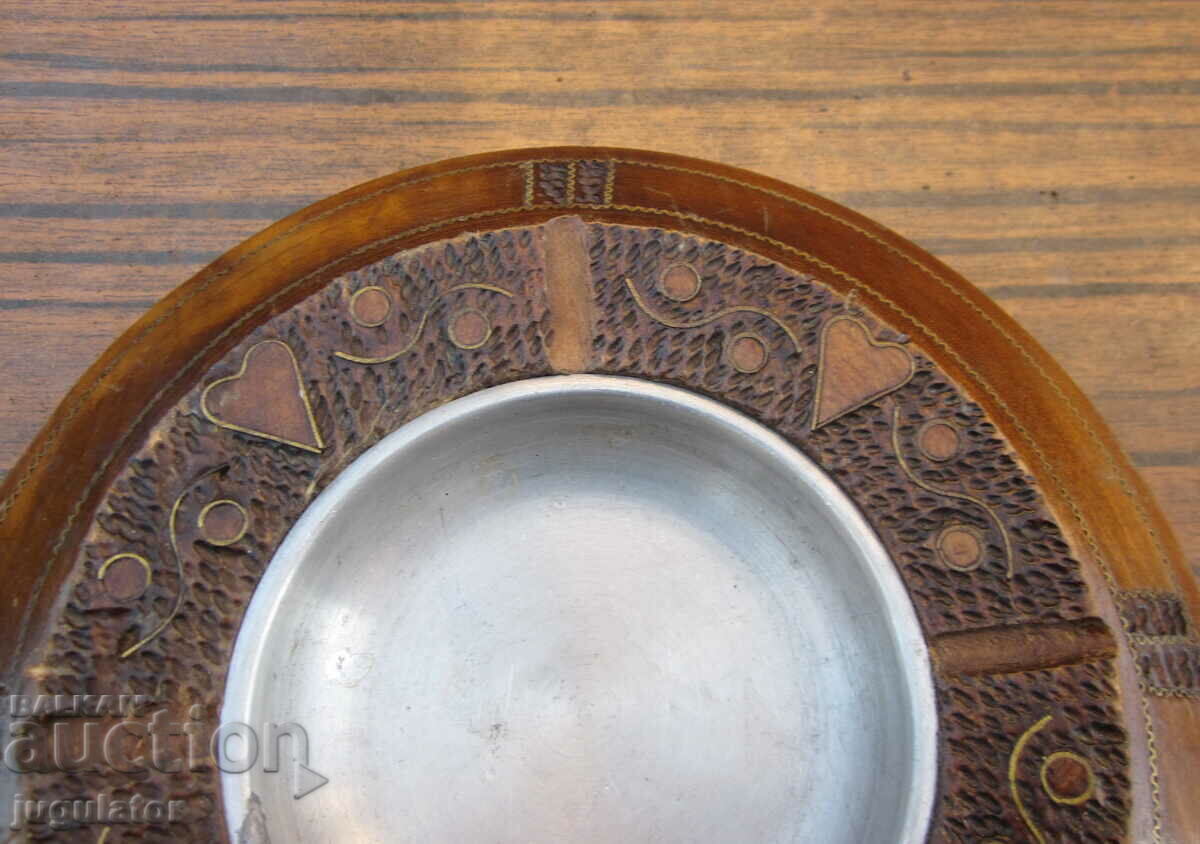 Delivery of old Bulgarian folklore ashtray with wood carving Delivery of old Bulgarian folklore ashtray with wood carving