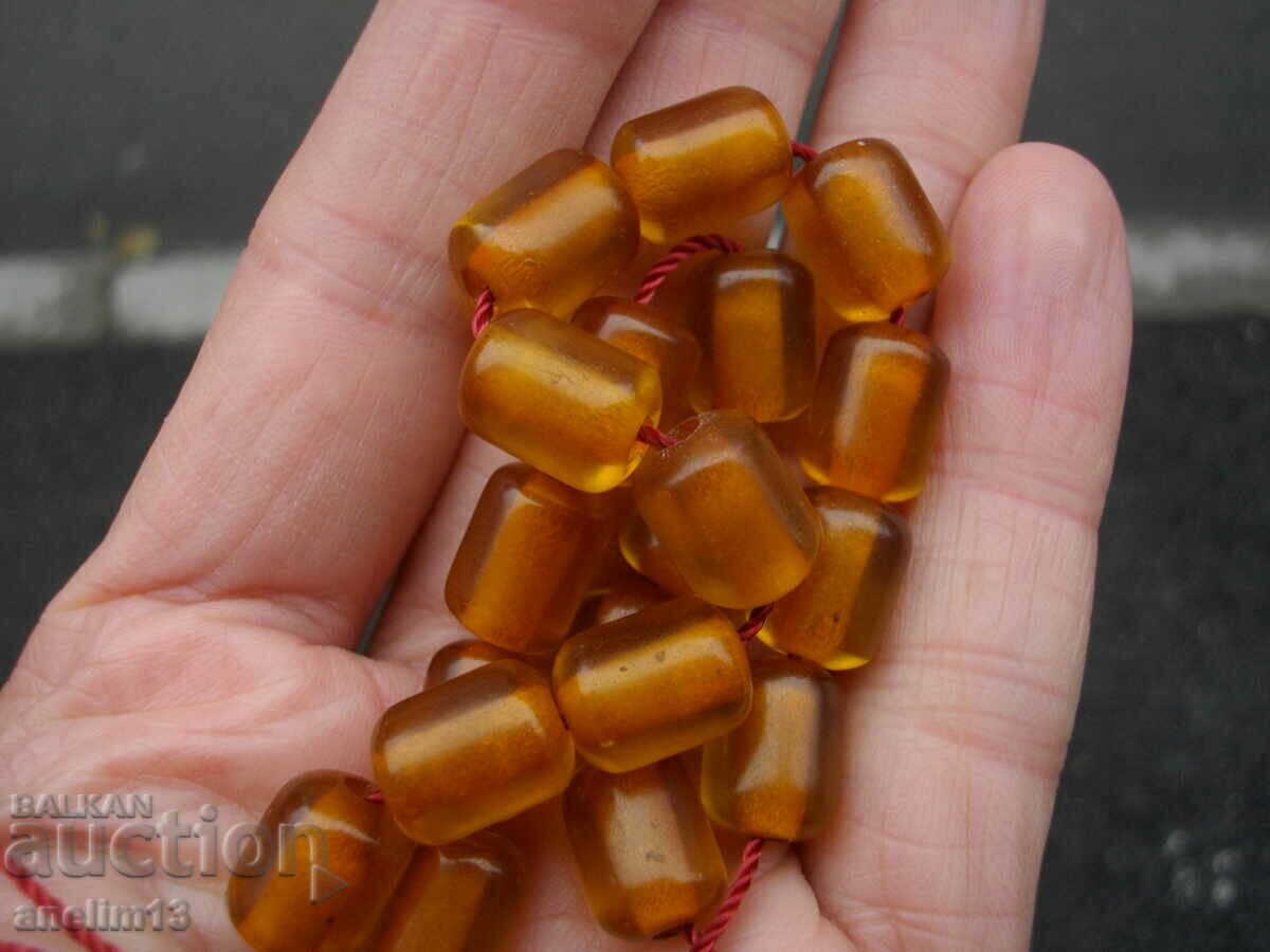 Delivery of OLD MOLTEN AMBER ROSARY Delivery of OLD MOLTEN AMBER ROSARY