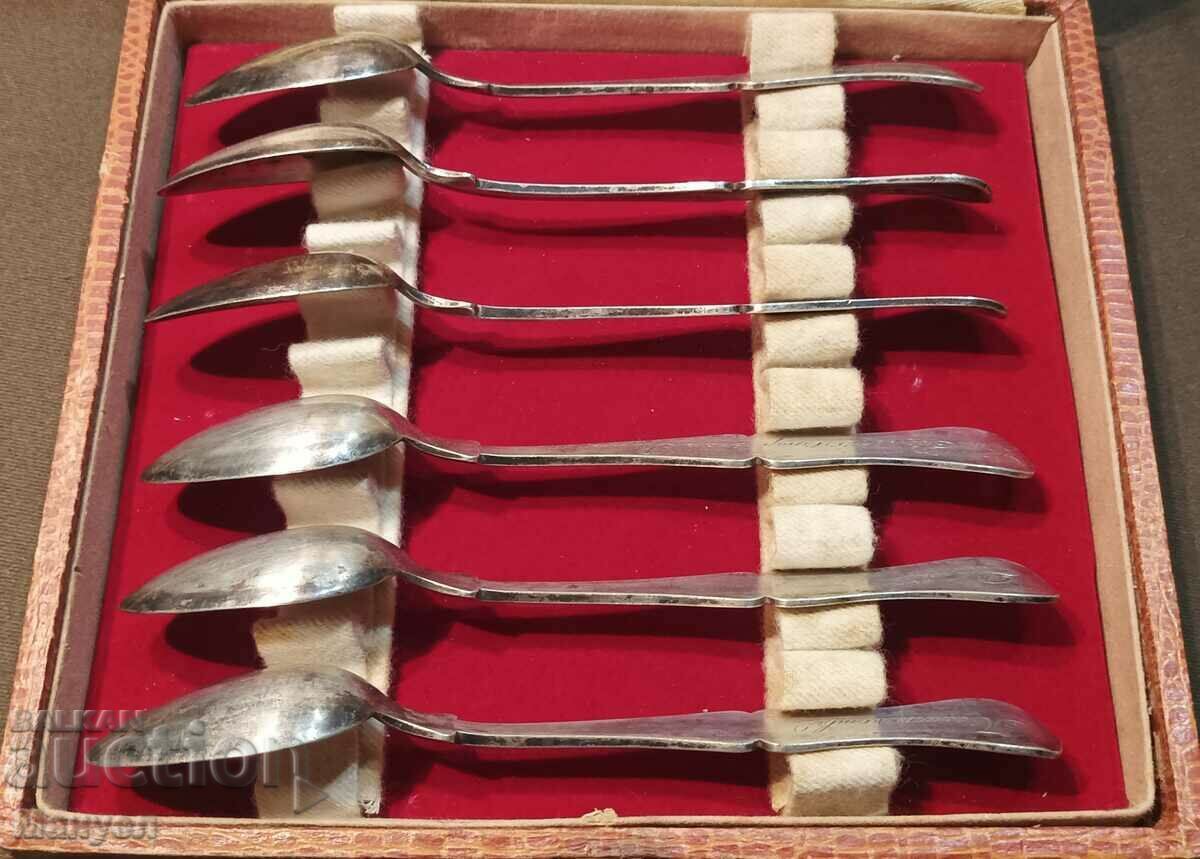 I am selling a set of old silver dessert utensils.