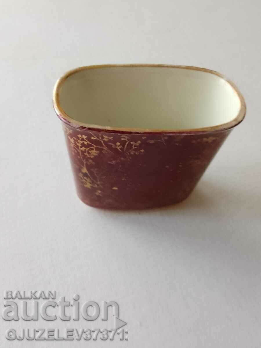 Auction Collectible Porcelain Vase Germany Auction Collectible Porcelain Vase Germany