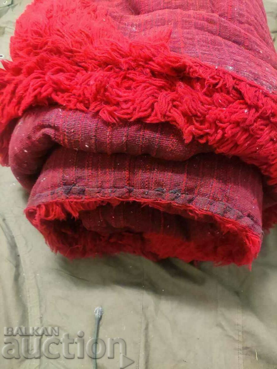 Noua Kitenik Roșu cu preț 250.00 BGN | € 127.82