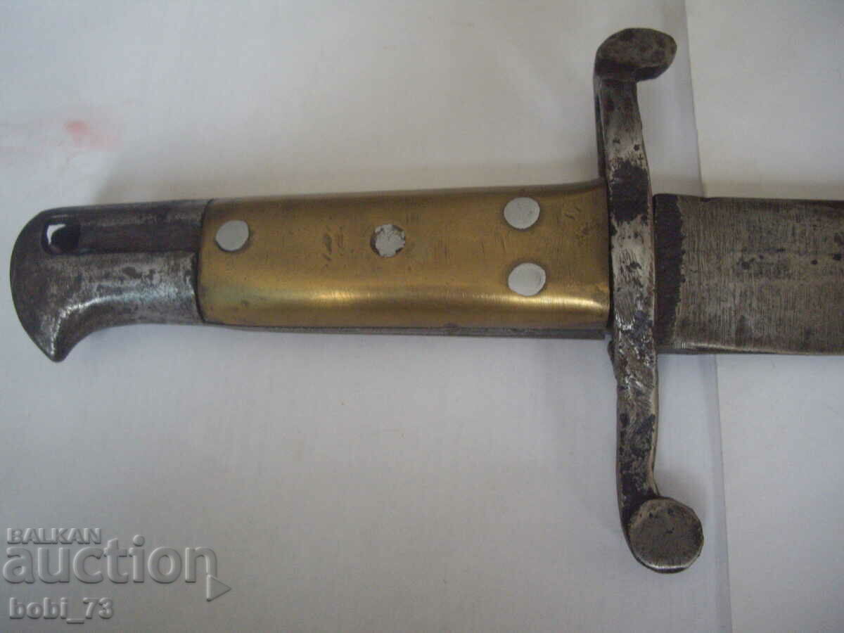Old bayonet with bronze handles. - 6 Old bayonet with bronze handles. - 6