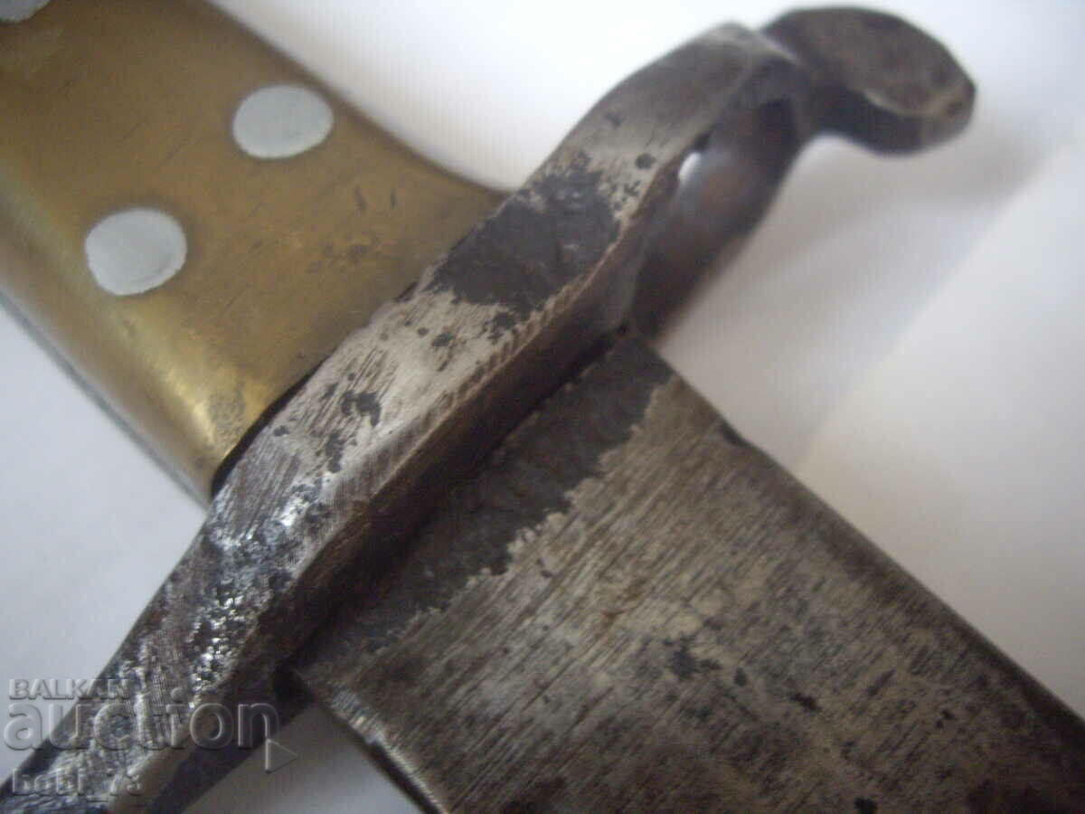 Old bayonet with bronze handles. - 7 Old bayonet with bronze handles. - 7