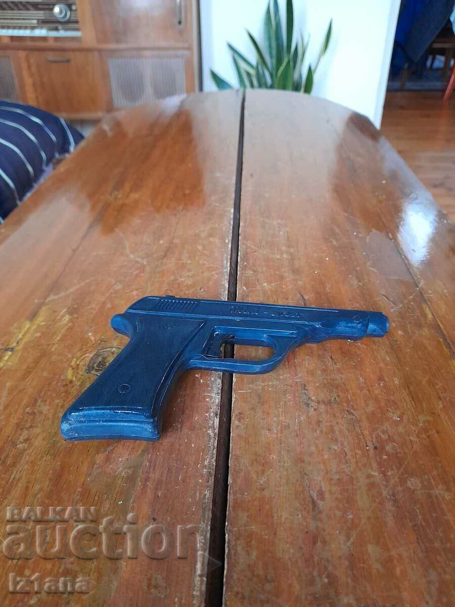 An old children's gun