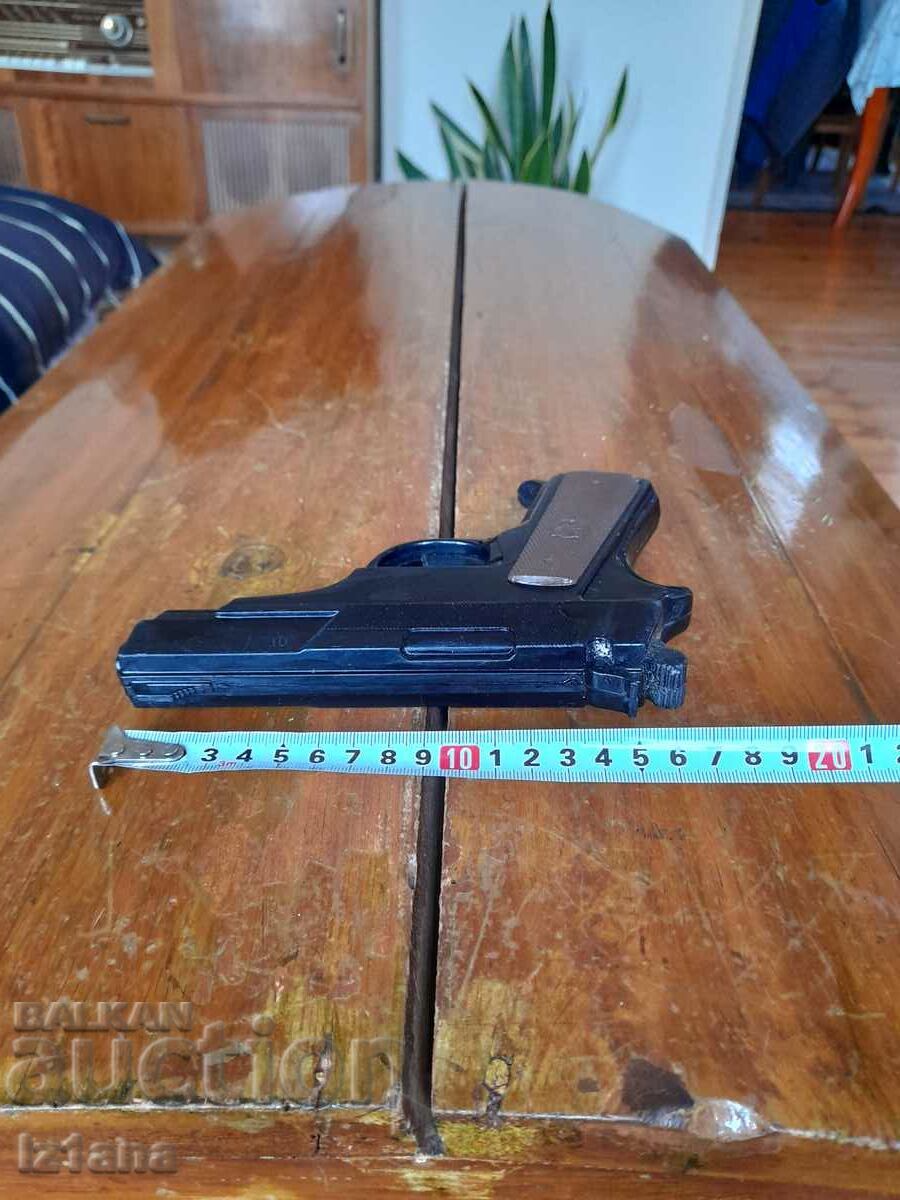 An old children's gun - 6 An old children's gun - 6