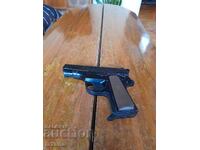 O armă veche pentru copii