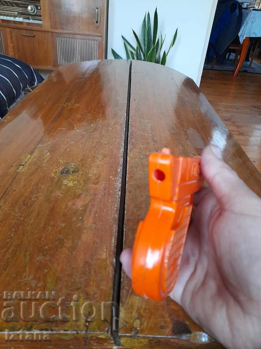 Δημοπρασία Παλιό πιστόλι νερού, παιχνίδι