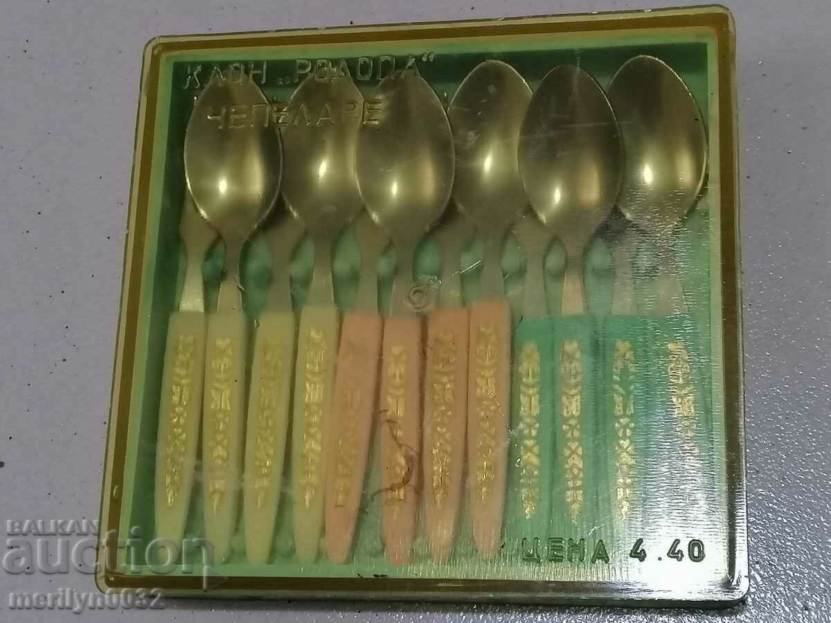Auction  Set of 6 dessert spoons, 6 forks, NRB