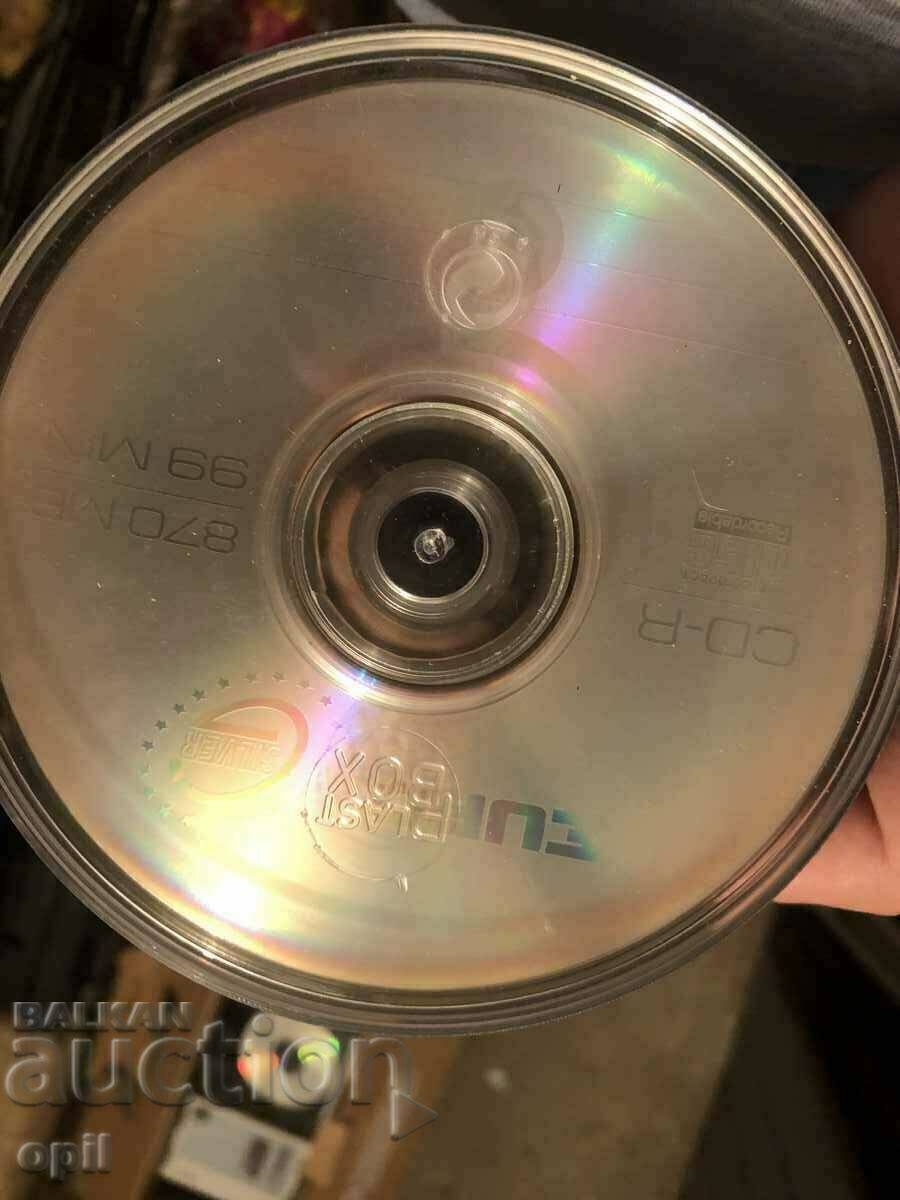 Auction  Lot of 25 DVD discs and 25 CD-R discs