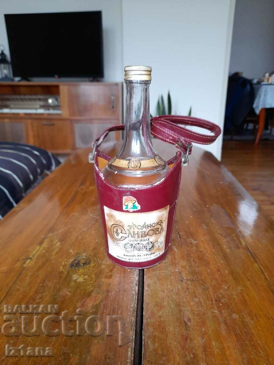 Παλιά θήκη, μπουκάλι Troyanska slivova Παλιά θήκη, μπουκάλι Troyanska slivova