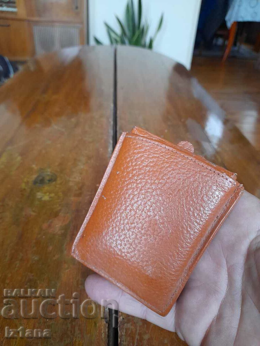 Δημοπρασία Παλιό δερμάτινο πορτοφόλι Δημοπρασία Παλιό δερμάτινο πορτοφόλι