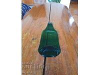 Sticla veche de perete