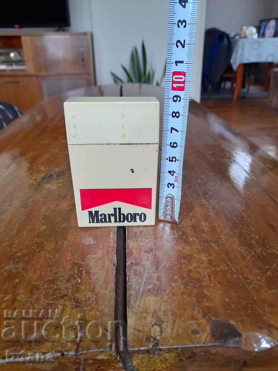 An old Marlboro lighter - 5 An old Marlboro lighter - 5