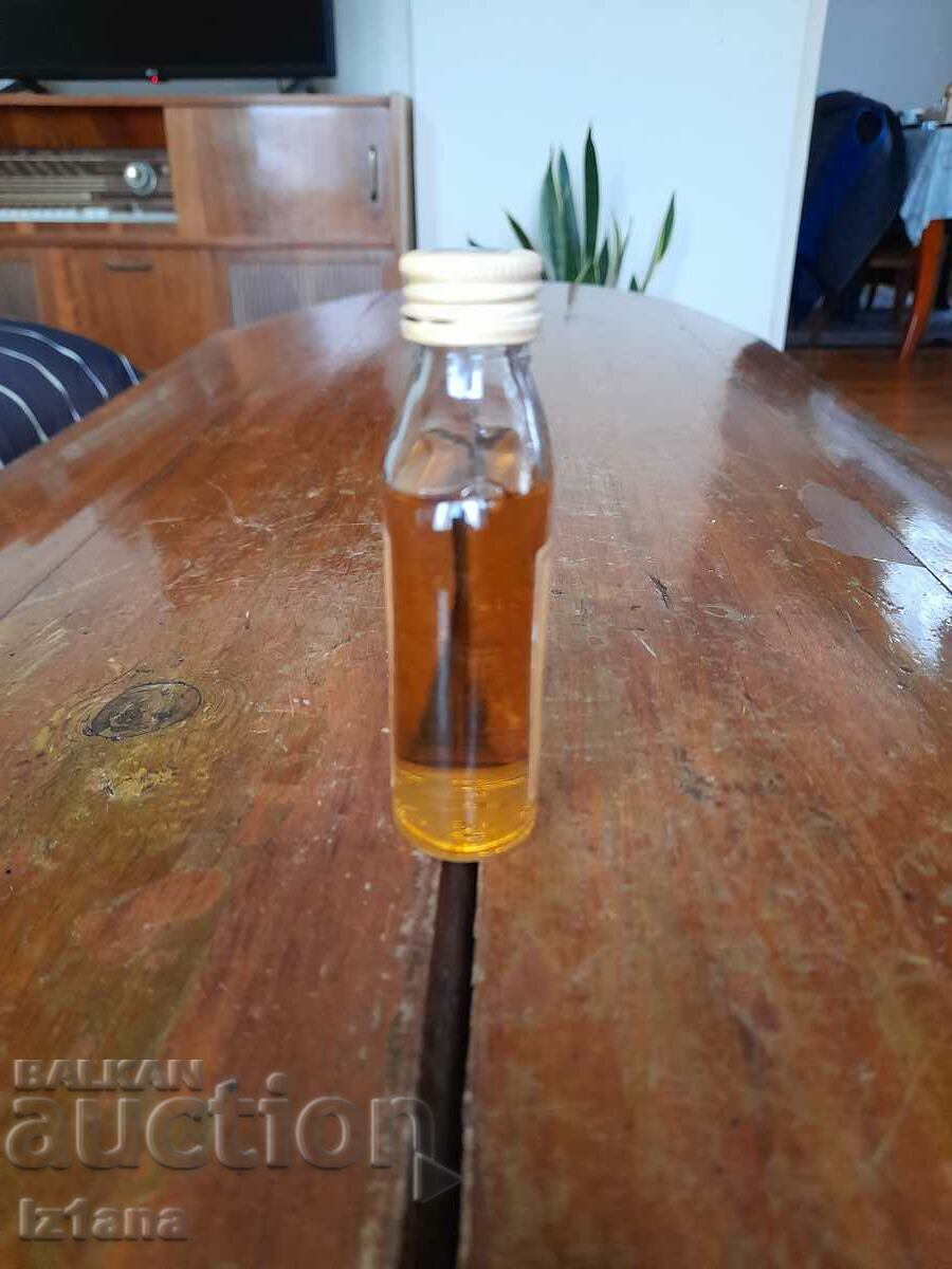 Auction Old bottle of White Horse Whiskey Auction Old bottle of White Horse Whiskey