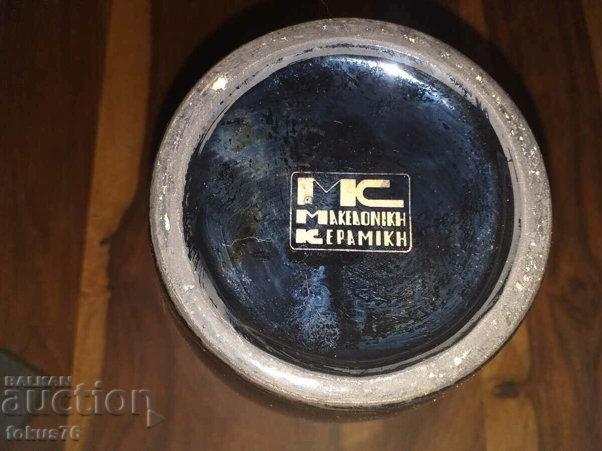 Delivery of A uniquely beautiful large Macedonian vase Delivery of A uniquely beautiful large Macedonian vase