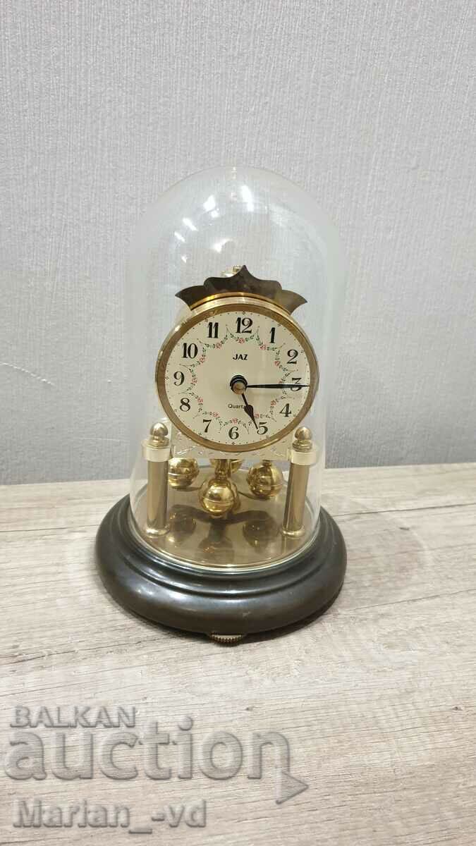 Германски настолен часовник със стъклен купол