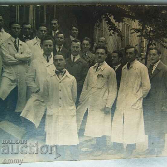 Old photo - doctors with price 3.00 BGN | € 1.53 Old photo - doctors with price 3.00 BGN | € 1.53
