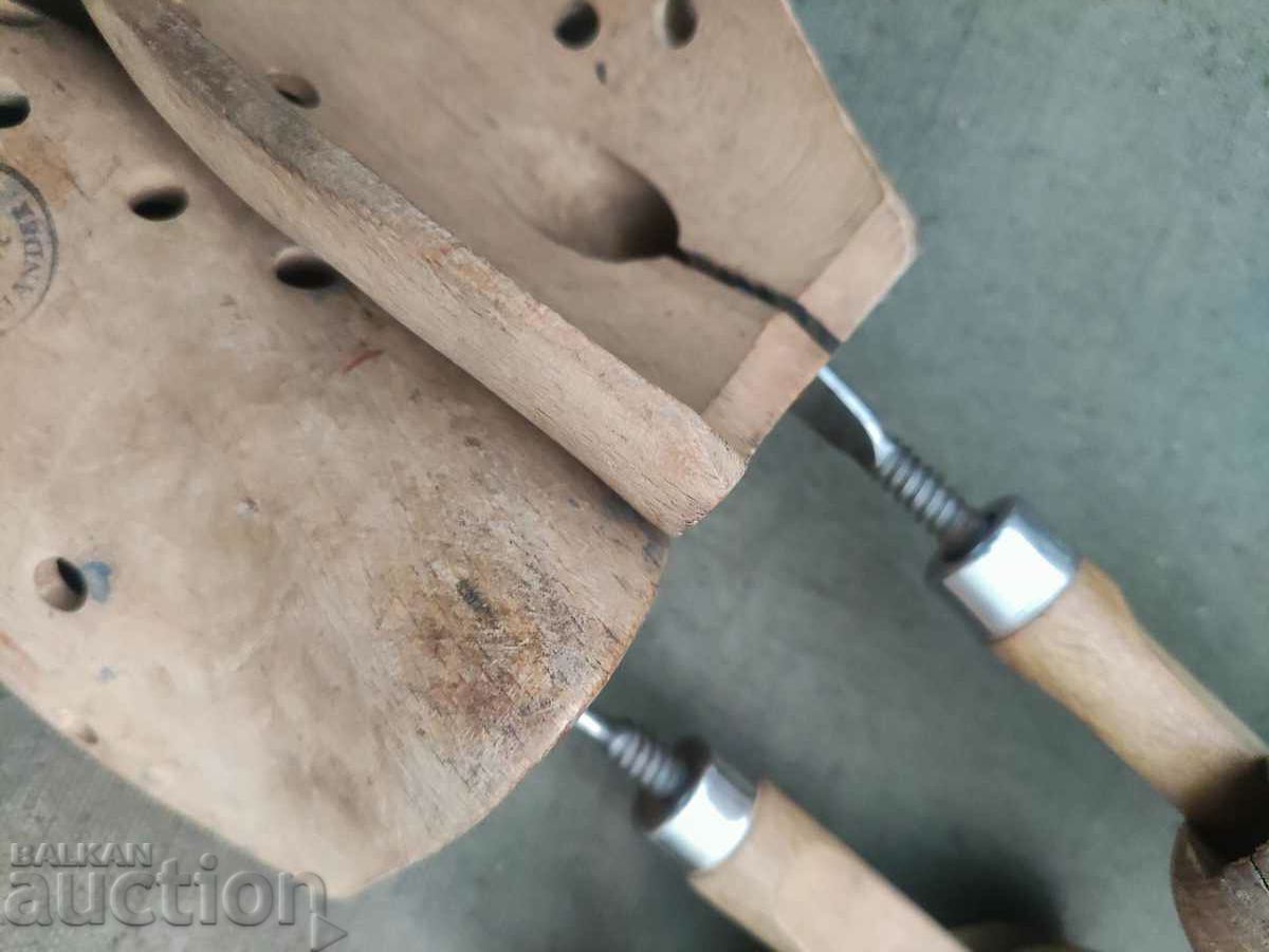 Salamander wooden shoelaces - 6 Salamander wooden shoelaces - 6