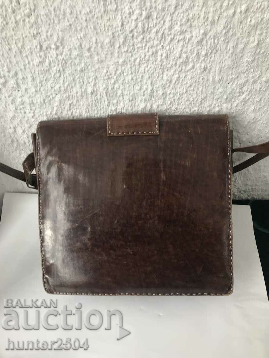Handbag-leather, retro, 25/26/7 cm with price 39.95 BGN | € 20.43 Handbag-leather, retro, 25/26/7 cm with price 39.95 BGN | € 20.43