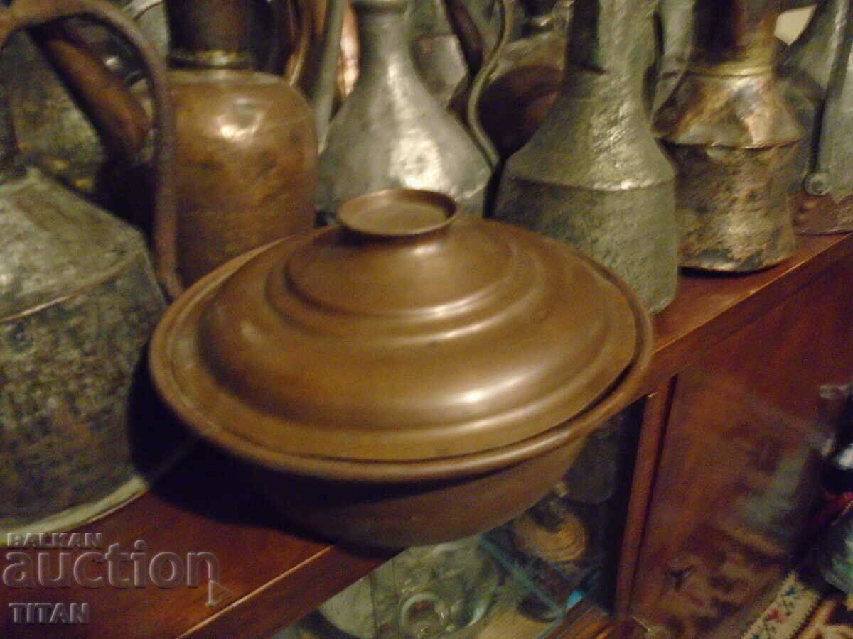 old massive copper pot, 27/17 cm.