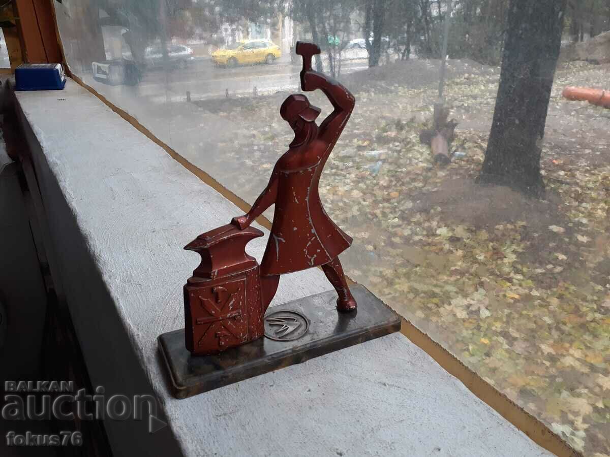 Old Russian Soviet statuette figure - Tula with price 79.00 BGN | € 40.39 Old Russian Soviet statuette figure - Tula with price 79.00 BGN | € 40.39