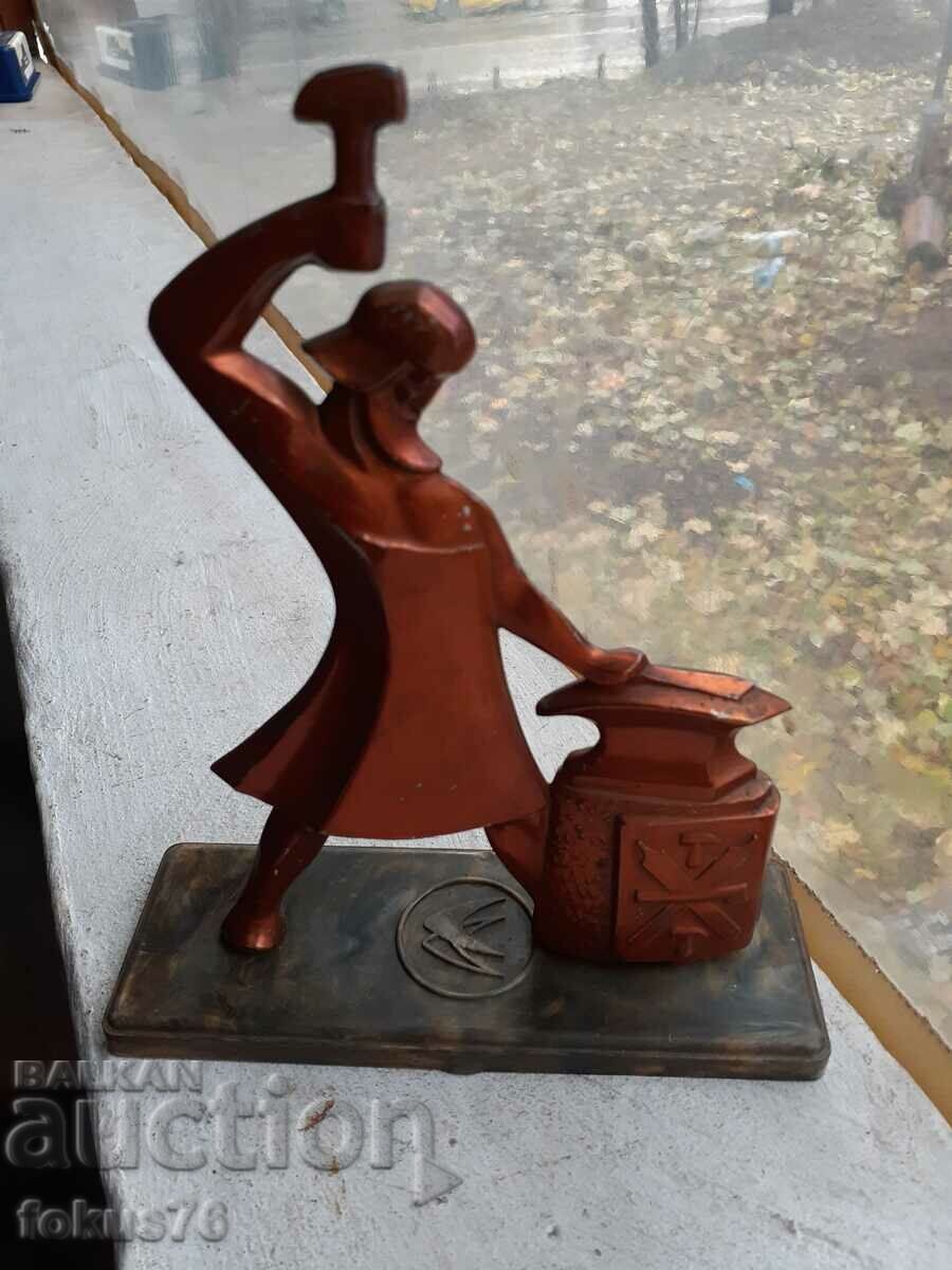 Delivery of Old Russian Soviet statuette figure - Tula Delivery of Old Russian Soviet statuette figure - Tula