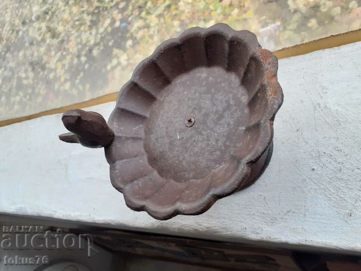 Old small cast iron candle holder with a chick with price 49.00 BGN | € 25.05 Old small cast iron candle holder with a chick with price 49.00 BGN | € 25.05