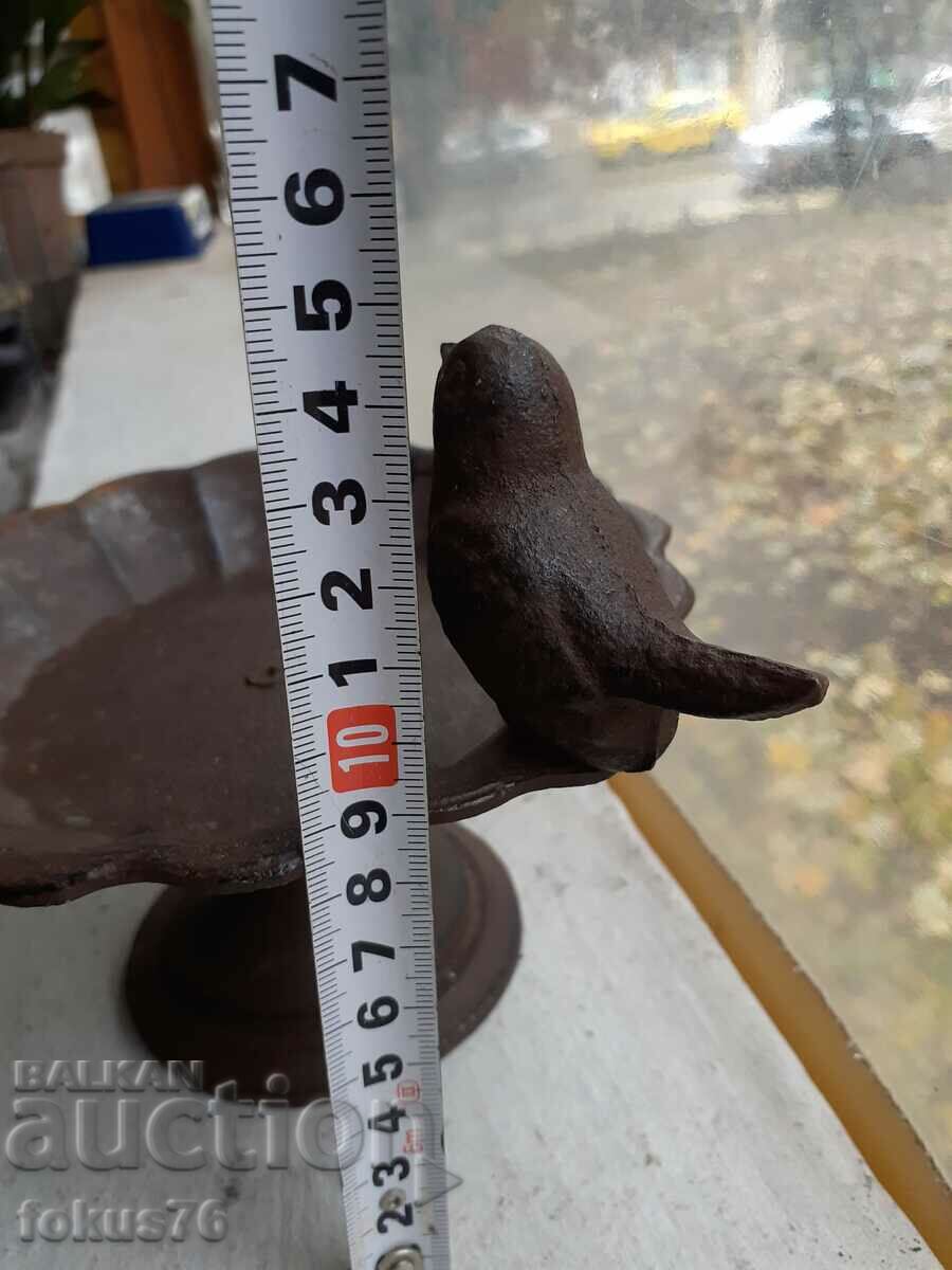 Old small cast iron candle holder with a chick - 7 Old small cast iron candle holder with a chick - 7