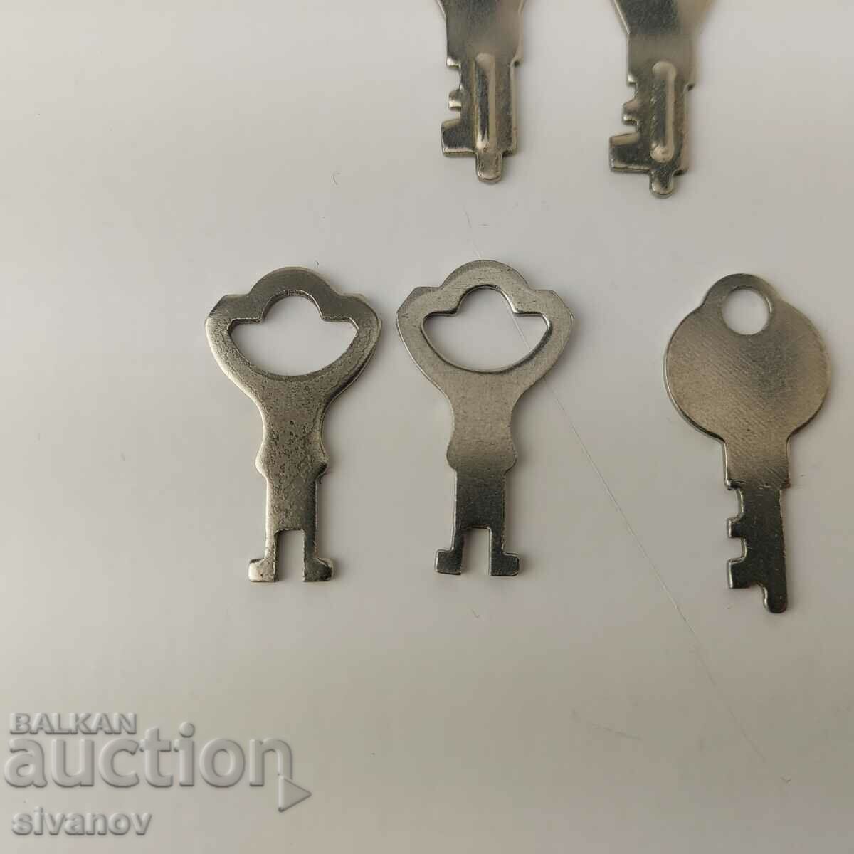Lot of 14 old keys for suitcases, boxes, etc. #5438 with price 19.99 BGN | € 10.22 Lot of 14 old keys for suitcases, boxes, etc. #5438 with price 19.99 BGN | € 10.22