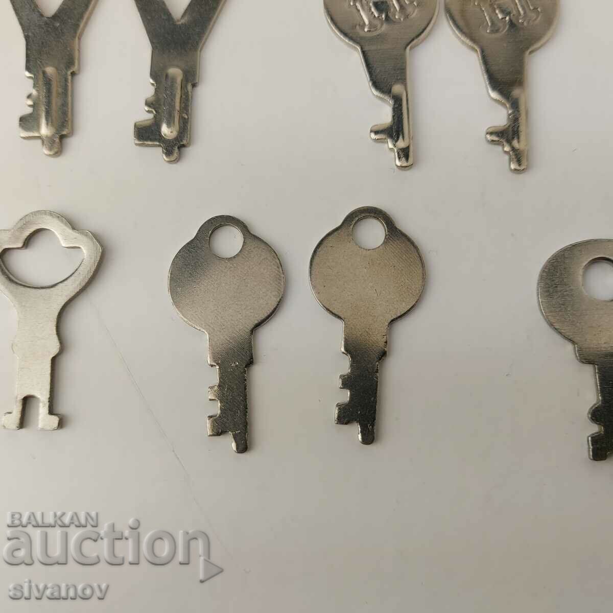 Auction Lot of 14 old keys for suitcases, boxes, etc. #5438 Auction Lot of 14 old keys for suitcases, boxes, etc. #5438