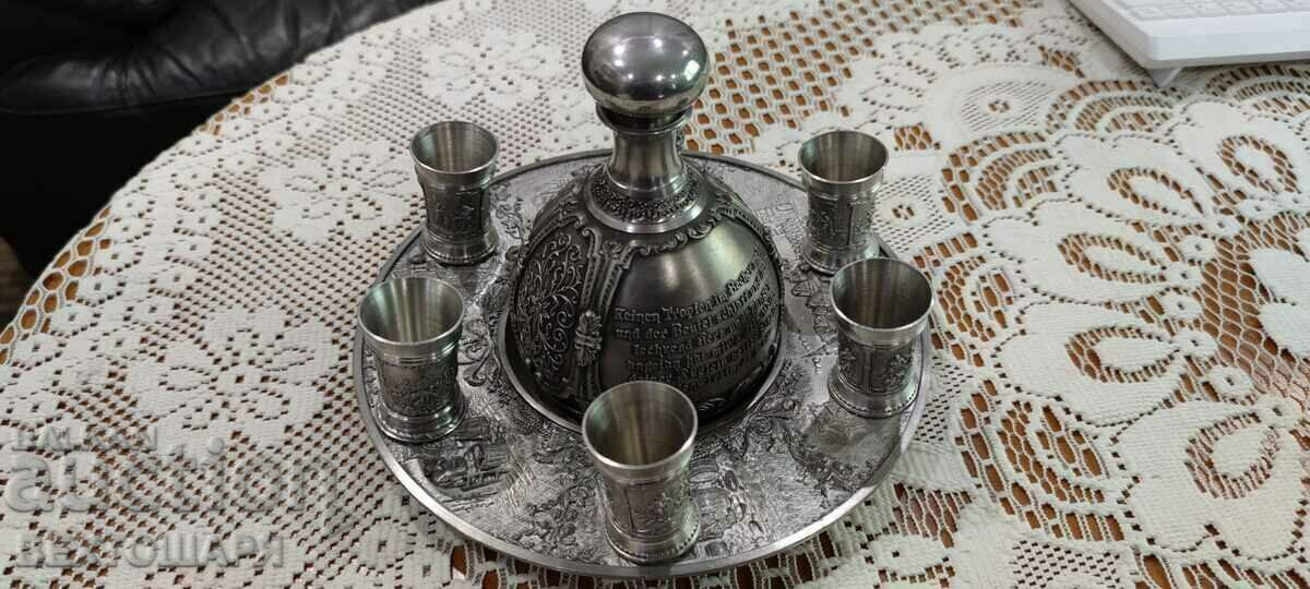 Auction  Gorgeous Liquor Service - Green brandy