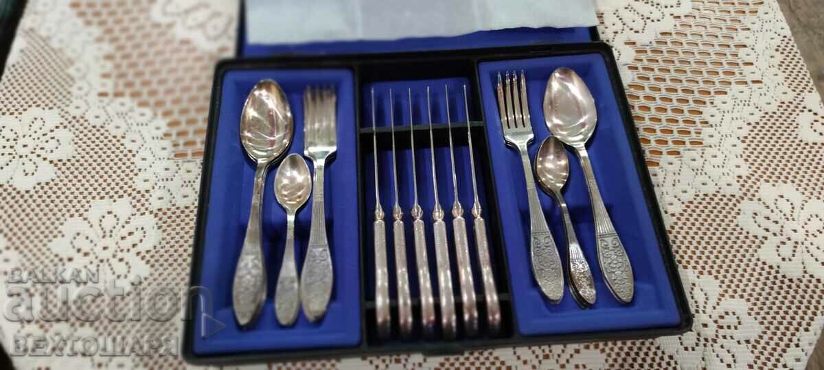 Antique Deep Silver Plated Russian Cutlery - 6 Antique Deep Silver Plated Russian Cutlery - 6