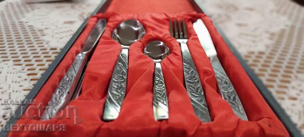 Αντίκες ρωσικά μαχαιροπίρουνα με τιμή 350.00 BGN | € 178.95 Αντίκες ρωσικά μαχαιροπίρουνα με τιμή 350.00 BGN | € 178.95