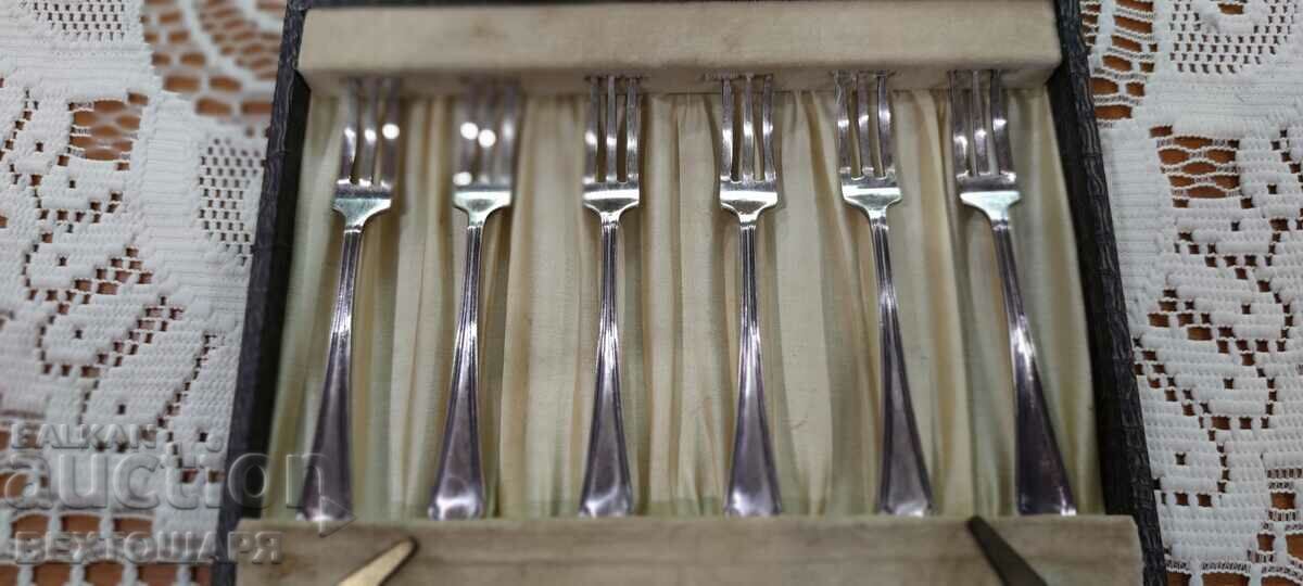 Delivery of Deep Silver Plated Dessert Utensils Delivery of Deep Silver Plated Dessert Utensils