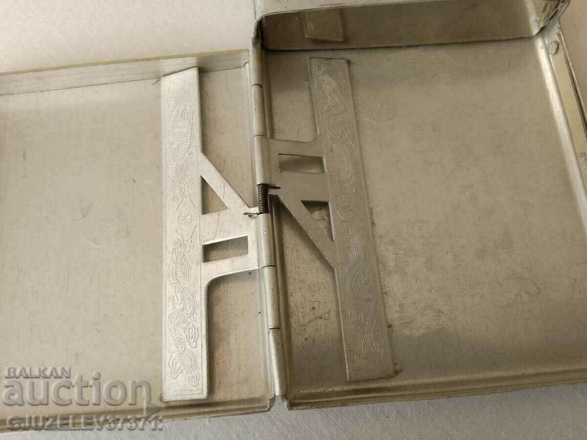 an old Chinese snuffbox with a built-in petrol lighter. Manual - 6 an old Chinese snuffbox with a built-in petrol lighter. Manual - 6