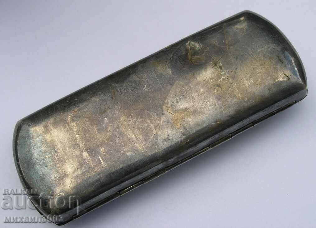 Ochelari vechi Pensne aurite cu carcasă argintie cu preț 59.00 BGN | € 30.17 Ochelari vechi Pensne aurite cu carcasă argintie cu preț 59.00 BGN | € 30.17