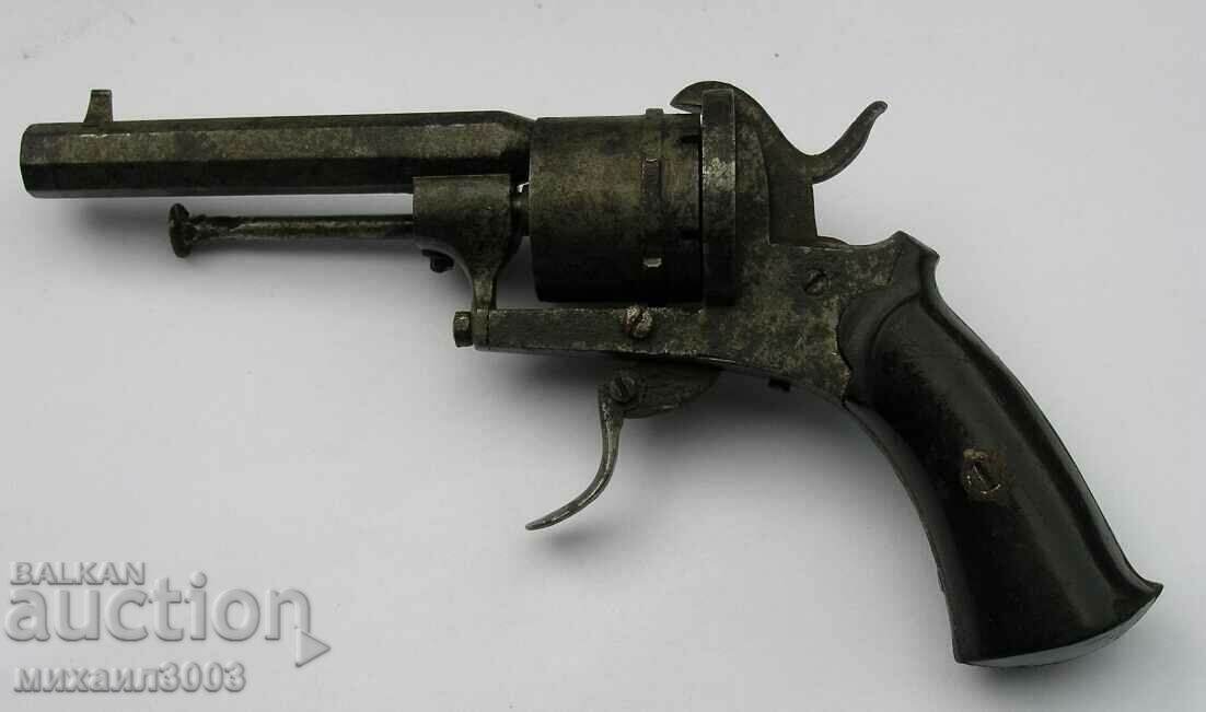 Щифтов револвер Лефуше средата на 19 век пистолет